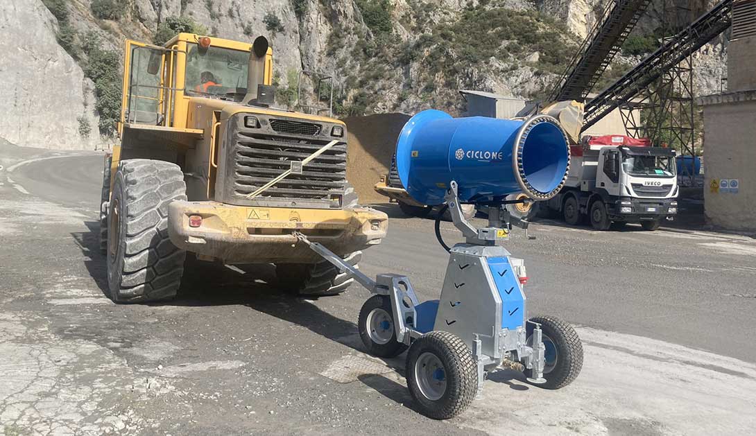 Abbattitore di polveri ad acqua trasportabilità